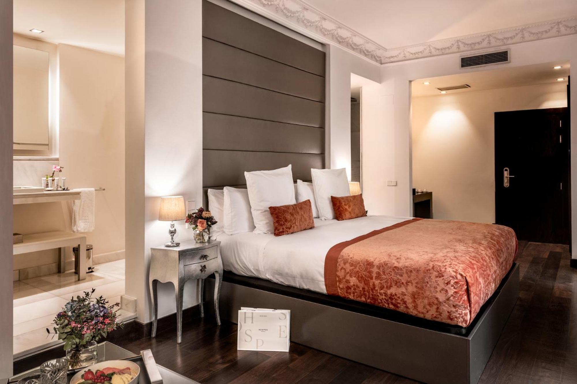 Hospes Puerta De Alcala, A Member Of Design Hotels Мадрид Экстерьер фото A bedroom at the hotel
